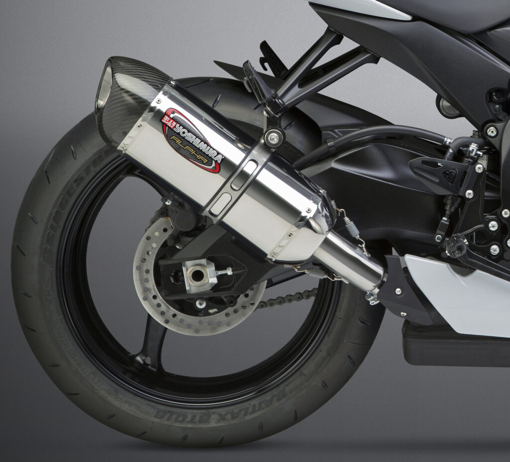 YOSHIMURA Exhaust Signature Alpha Slip-On Ss-Ss-Cf — 11600EM520