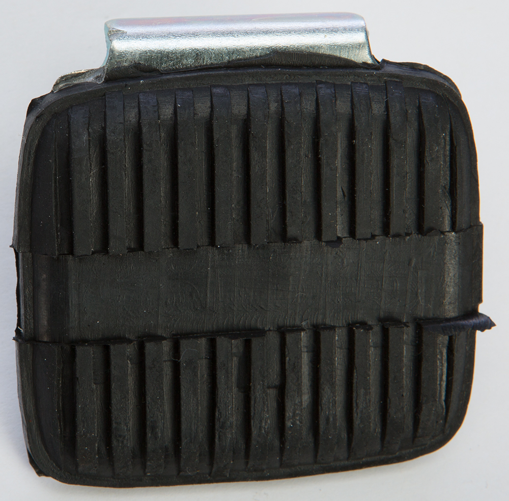 HARDDRIVE Brake Pedal Pad Small FXST FXDWG 1984–2017 — 22-089