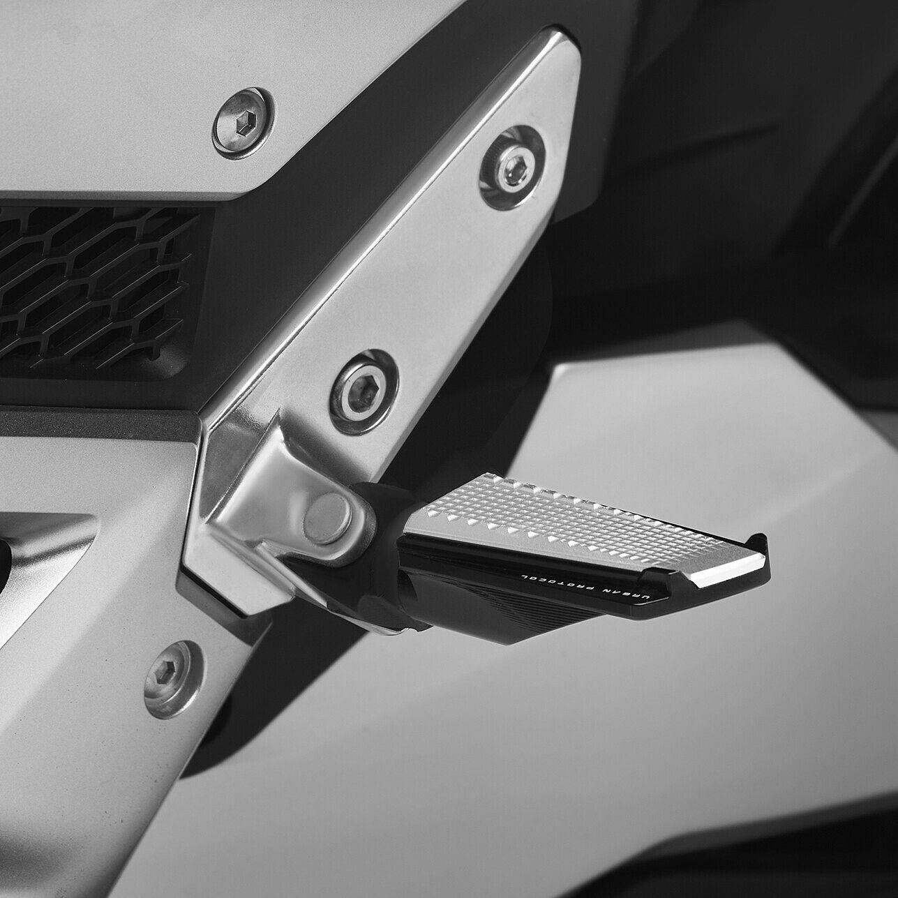 RIZOMA Urban Protocol Footpegs Black/White Pr — PE643B