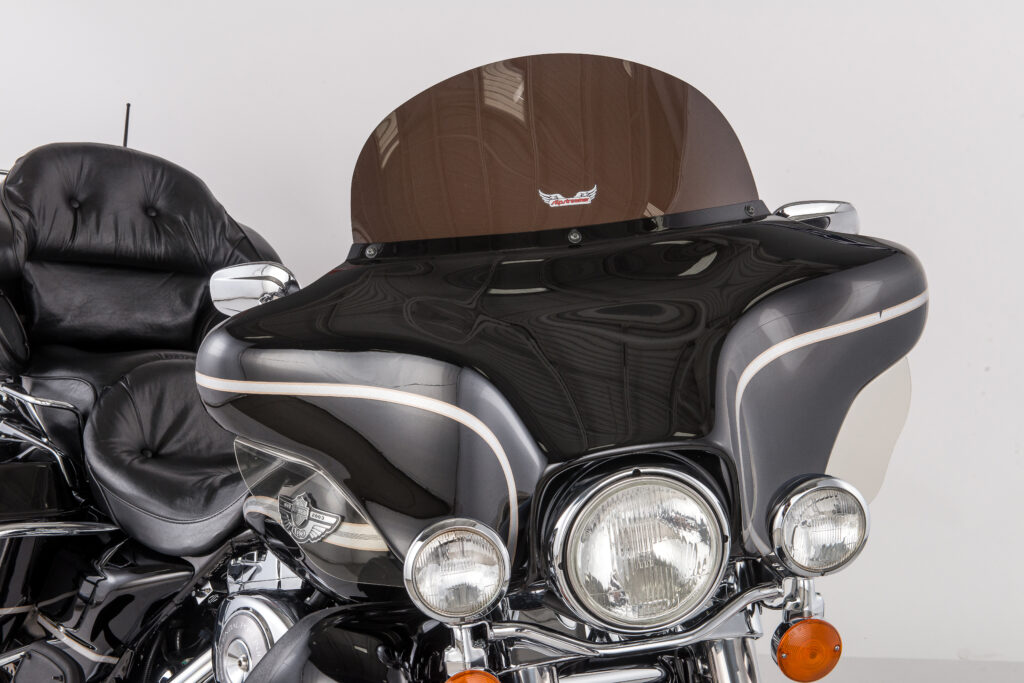 Windshield Dark Smoke 10" Flht 96-13 Replacement